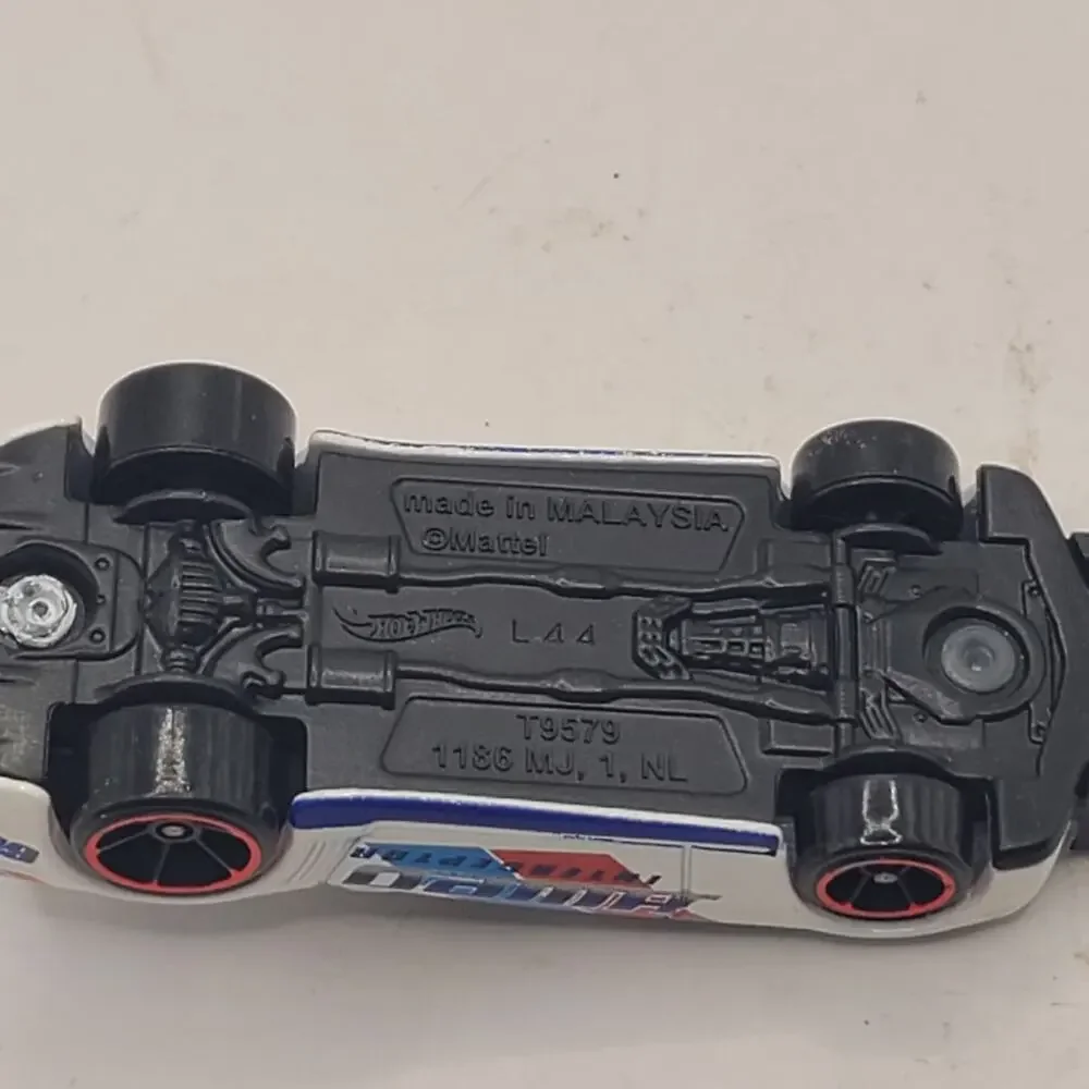 Hot Wheels Rescue Series '10 Camaro SS 1/64 Diecast Police Car HWPD Interceptor
